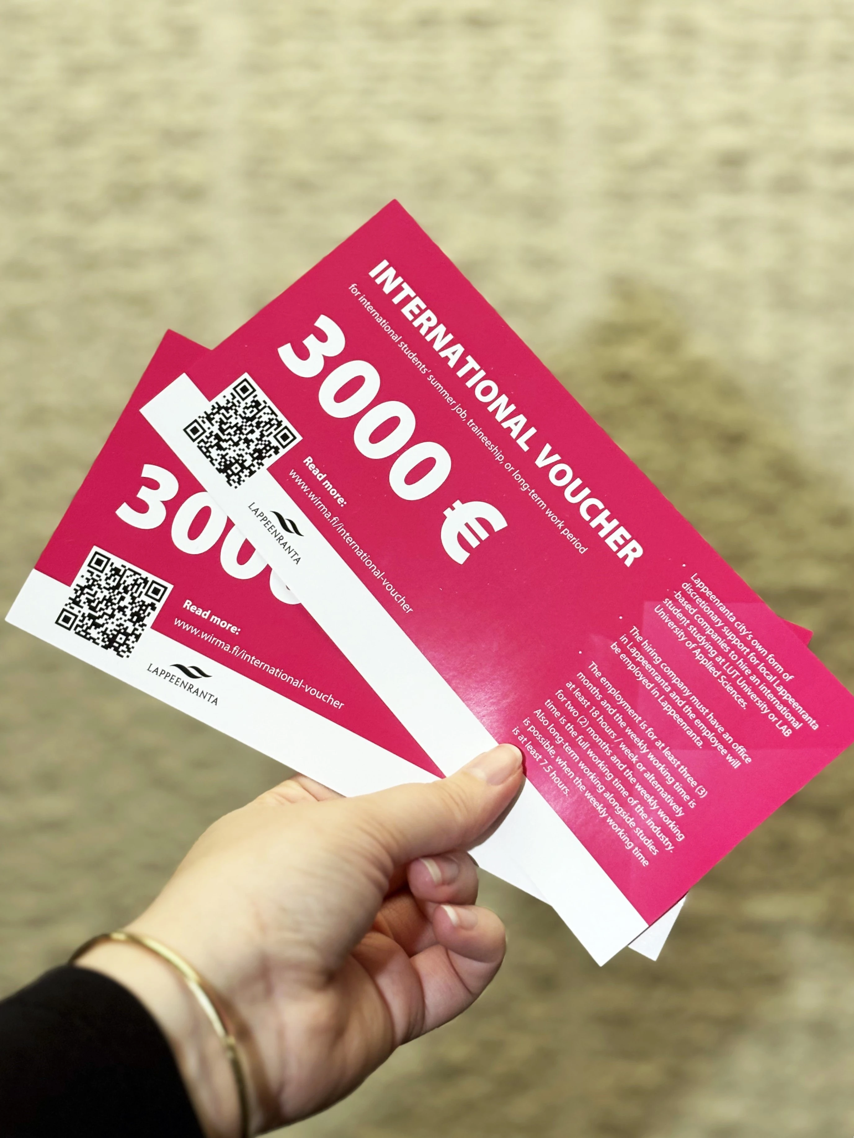 kaksi international voucheria